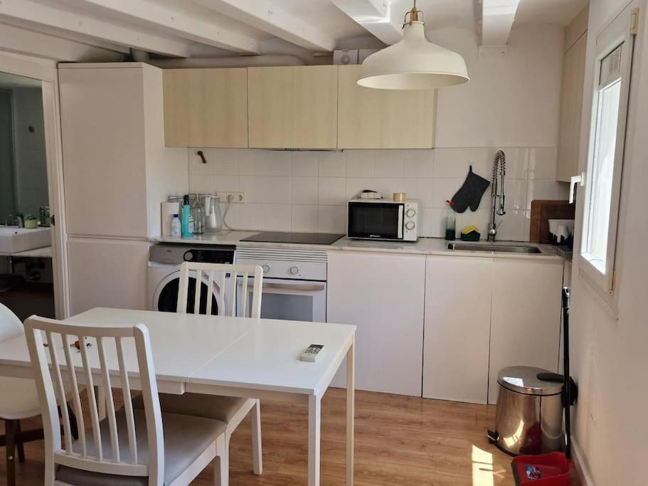 Cathedral Apartment *